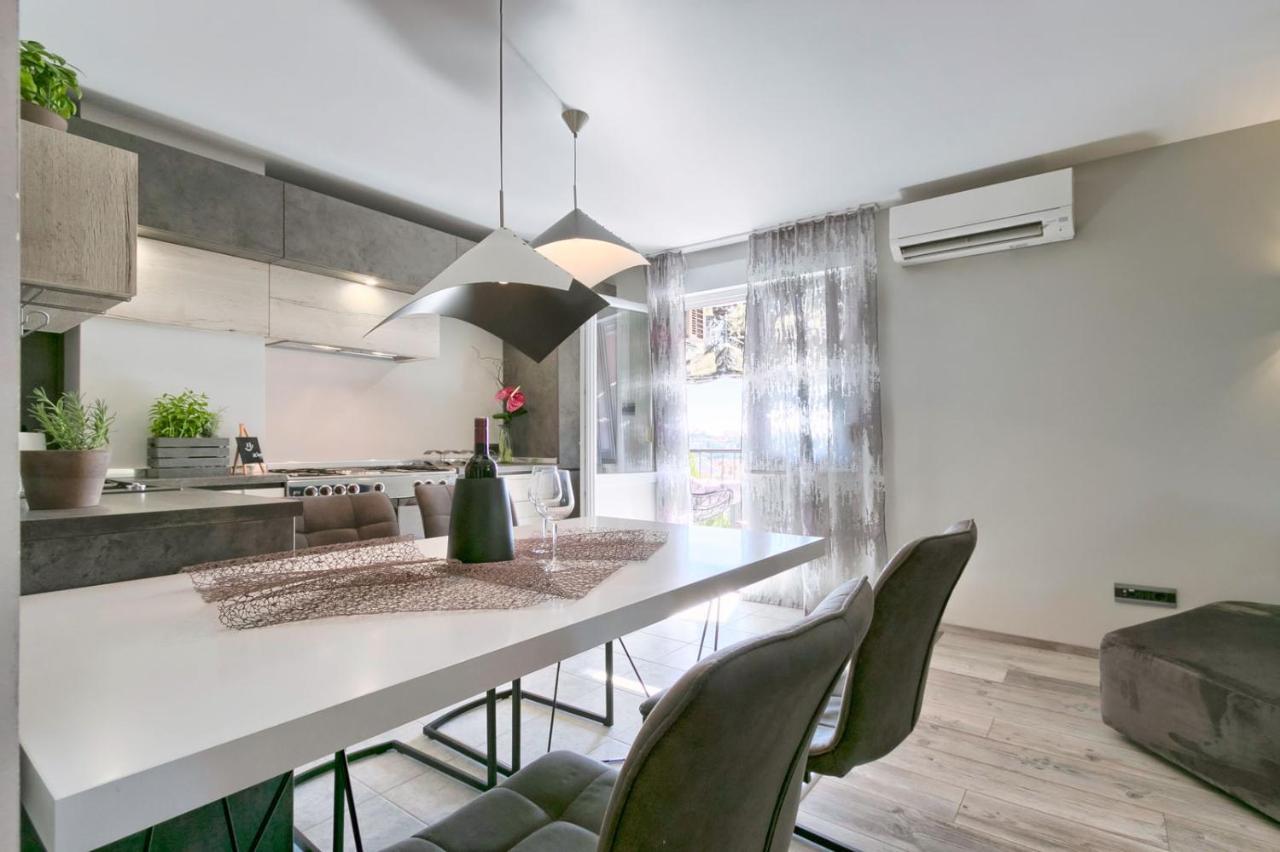 Modern Oasis Apartment Pula Luaran gambar